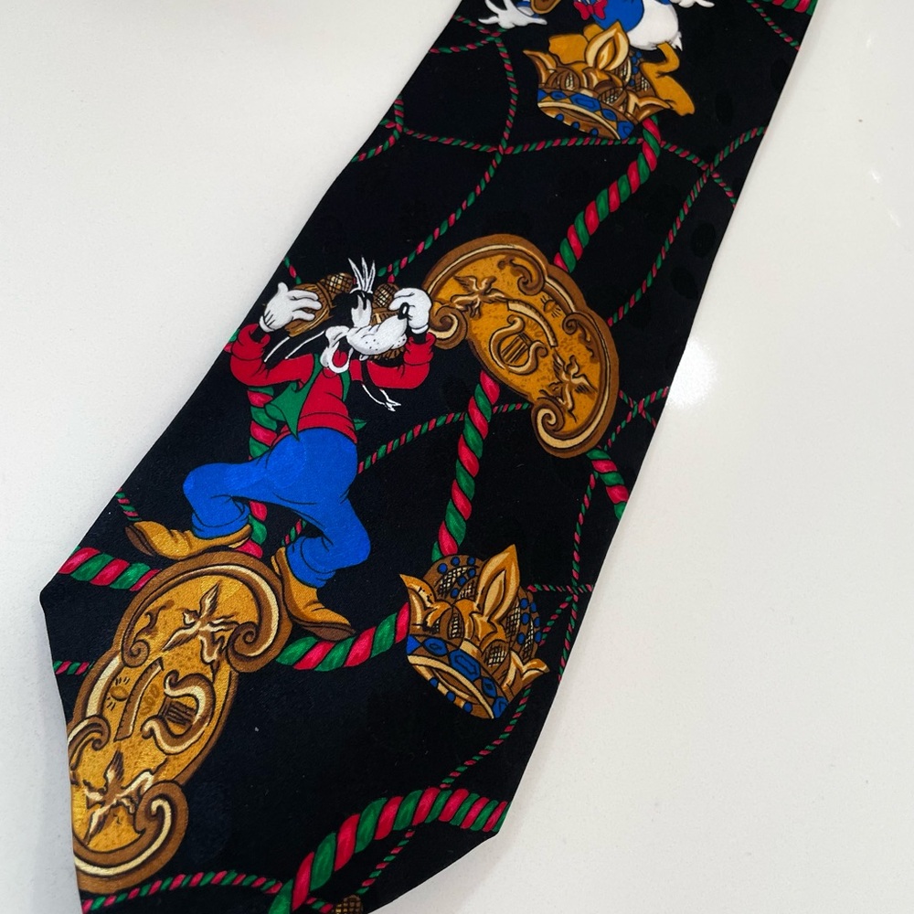 100% Hand made SILK Disney Christmas tie